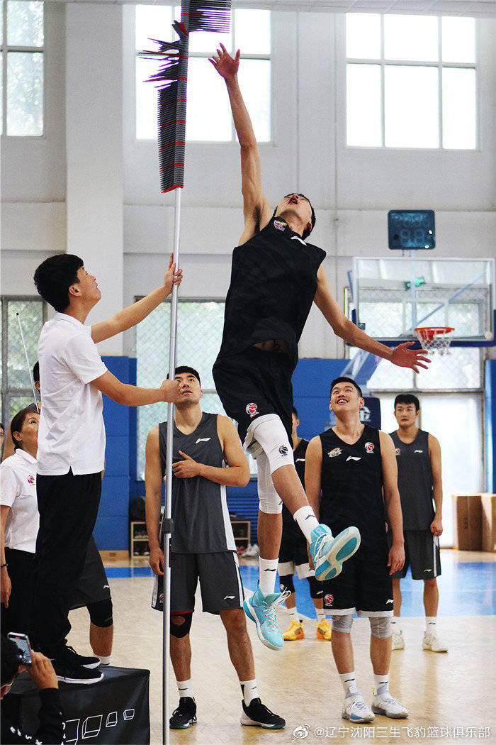 关于今晚体能课后，辽宁本钢回应争议备战英超，更衣室稳定，控场能力受关注的信息